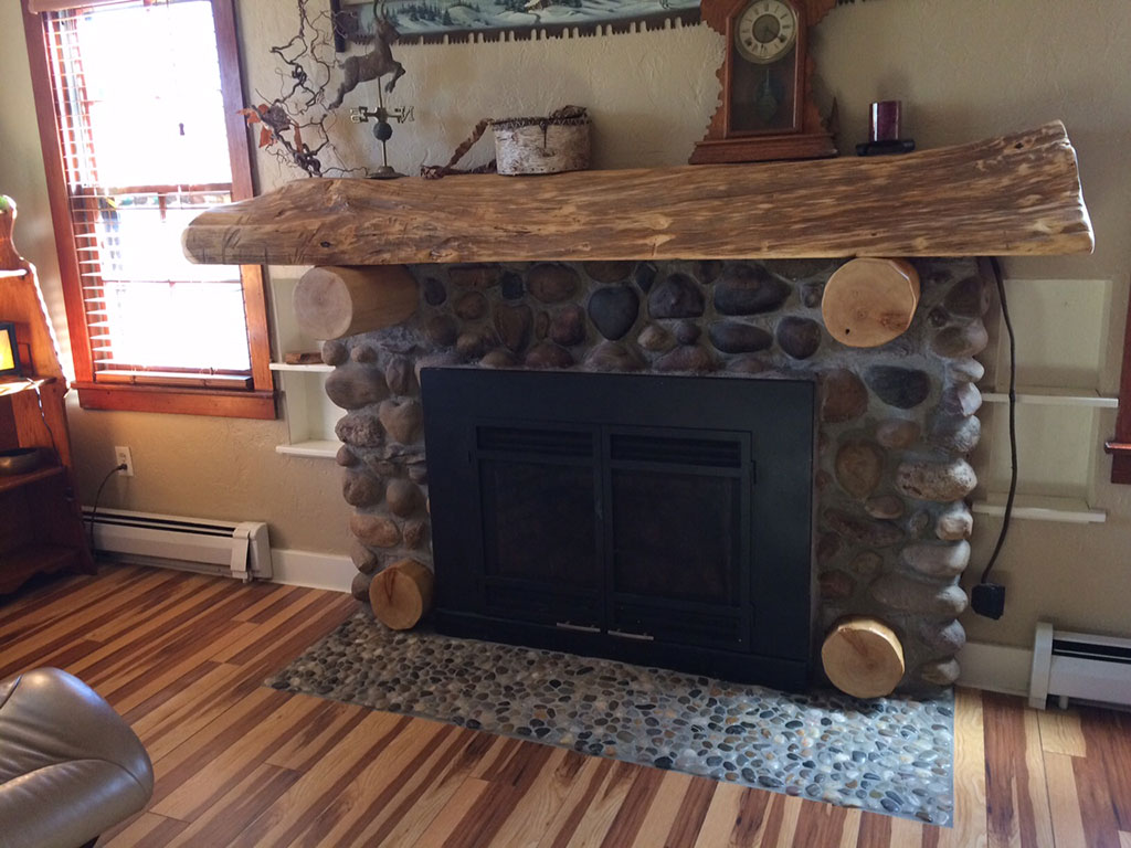 Custom mantle by WoodHaven