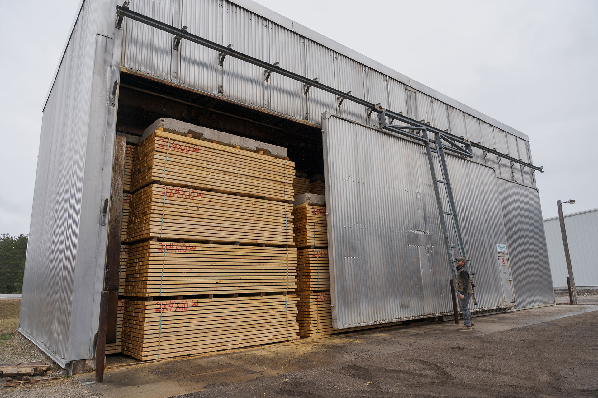 Why Kiln-Dried Lumber Performs Better in Any Season