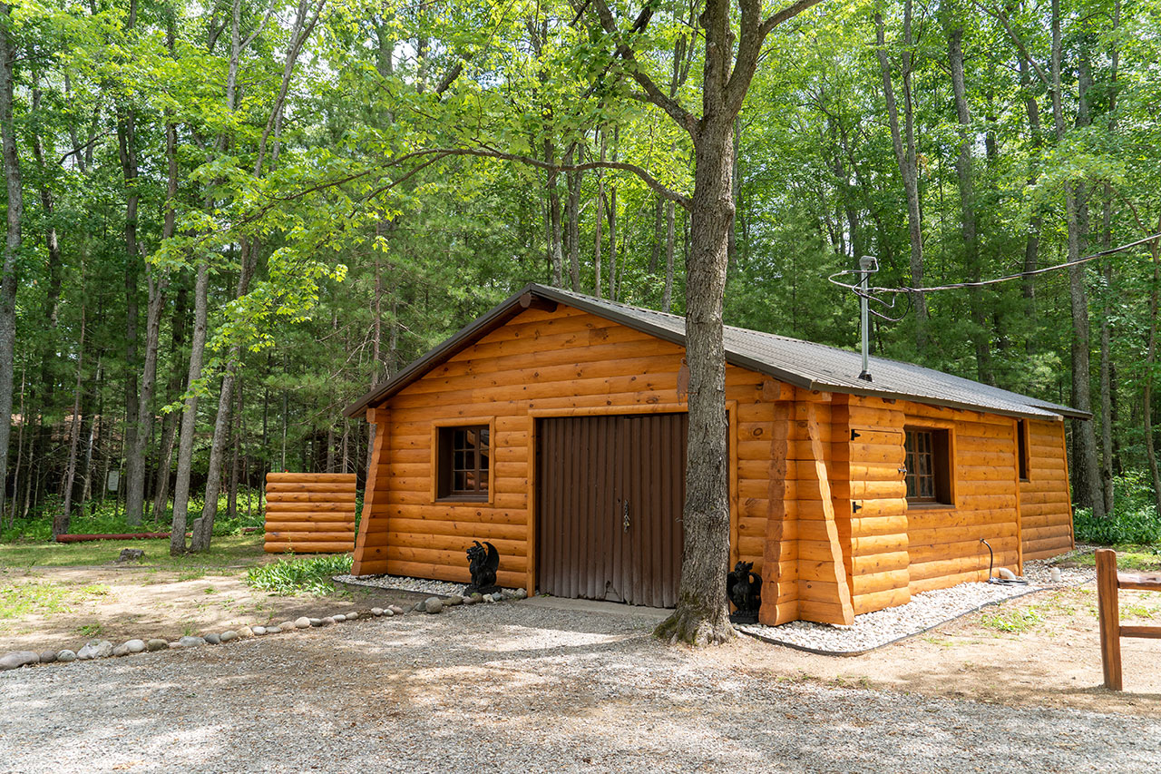 White Pine Log Garage White Pine Log Garage