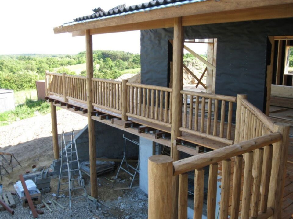 Kiln dried cedar deck railing