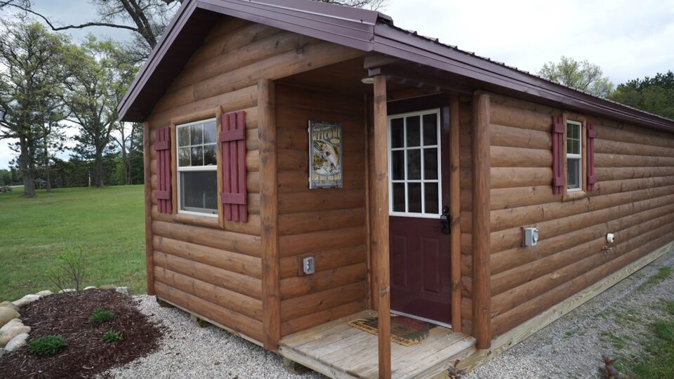 Tiny cabin delivered to Canada