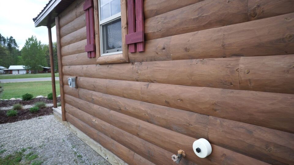 Tiny cabin delivered to Canada
