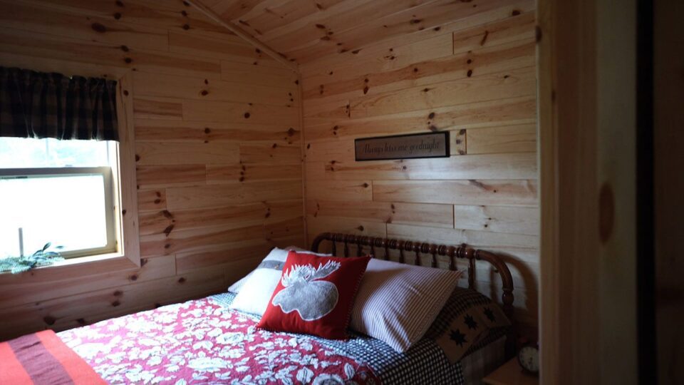 Tiny cabin delivered to Canada