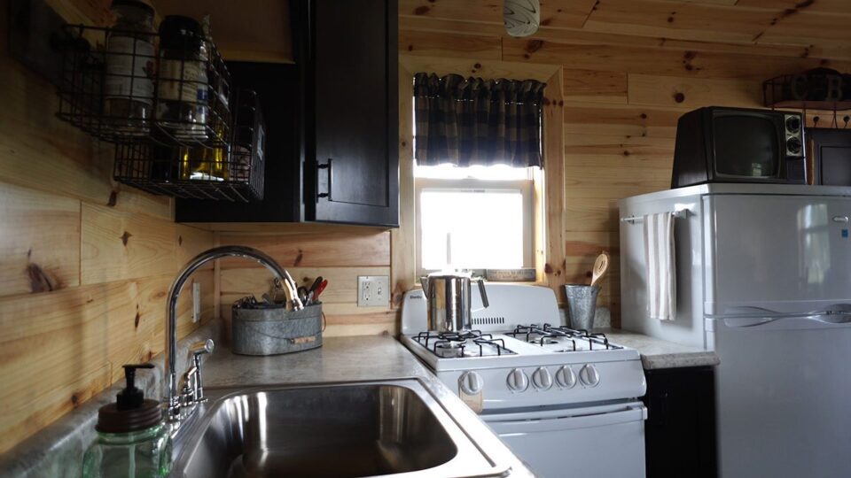 Tiny cabin delivered to Canada
